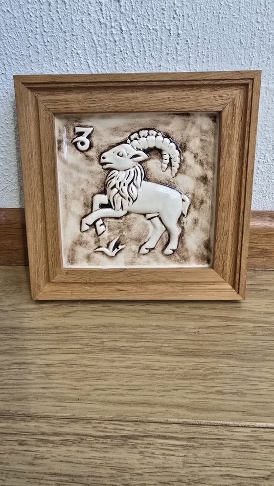 Piastrella zodiacale in ceramica vintage fatta a mano "Capricorno" di Jac. Bongaerts – Sculture, Wood (photo 9 of 10)