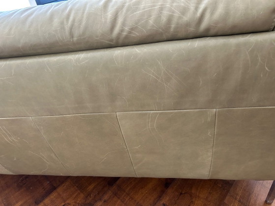 Image 1 of Banc Bern, 3 places Cuir Olive clair 0691, pied en acier inoxydable