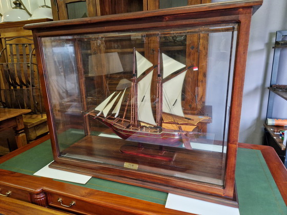 Image 1 of Yacht a vela in vetrina