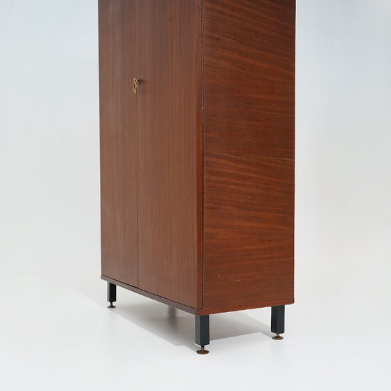 Image 1 of Teakhouten kledingkast met interne planken, jaren 60