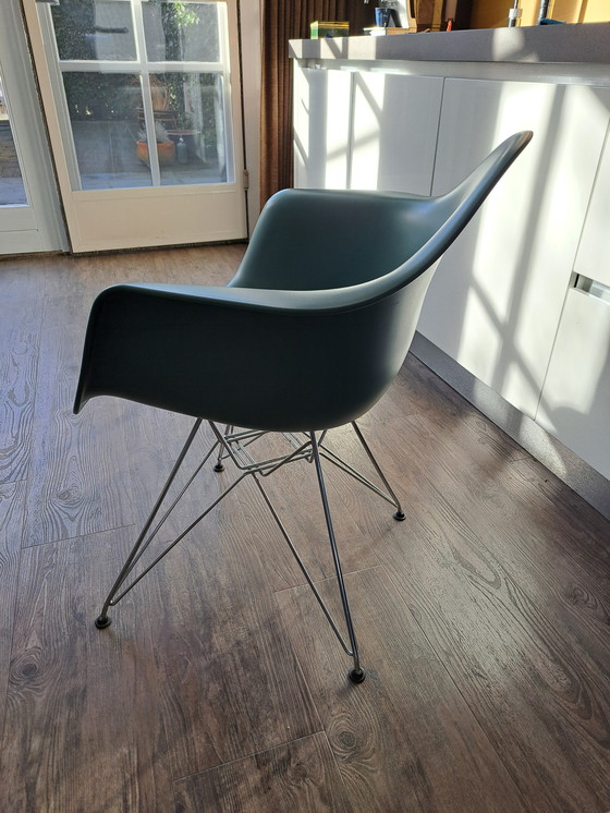 Image 1 of 4x Vitra Eames Stühle