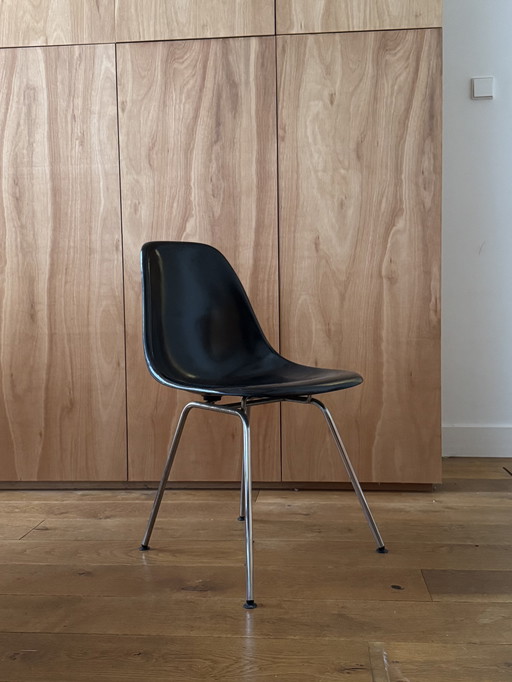 Original Charles Eames Fiberglass Chair DSX