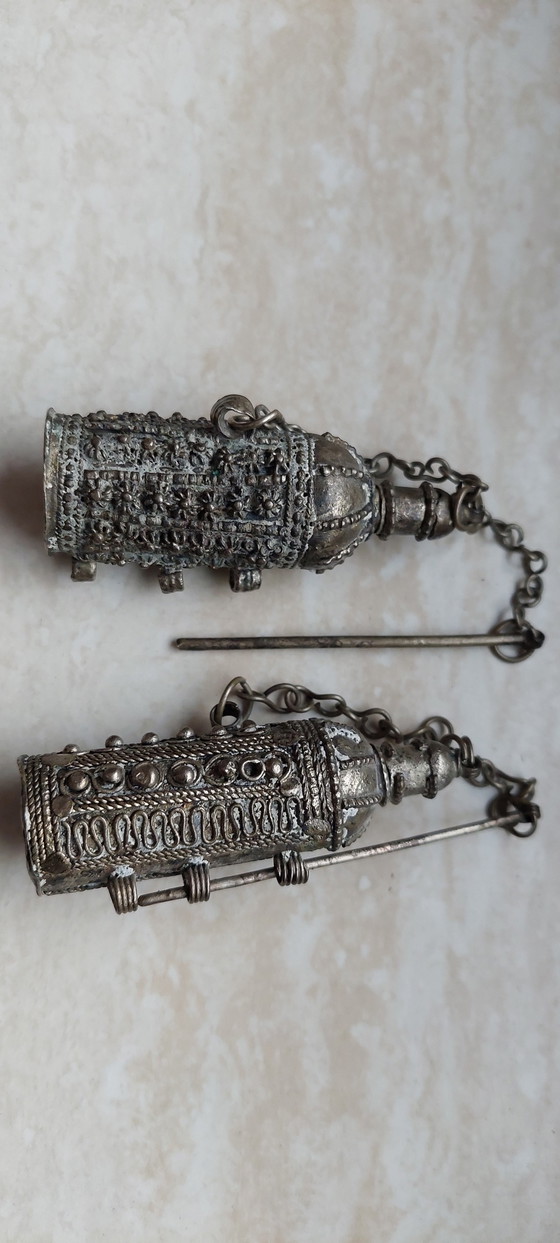 Image 1 of 2 héél aparte vintage parfumflesjes uit Jemen 