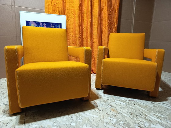 Image 1 of CASSINA Paire de fauteuils Utrecht 637 NEUF 2026 en laine KVARD Moutarde par Gerrit Rietveld