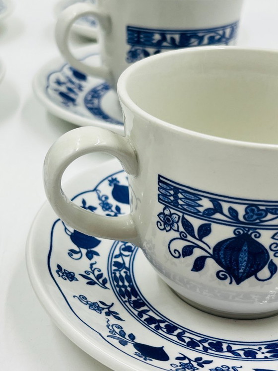 Image 1 of Set van 6 Biltons England kopjes en schotels, met blauwe uiendecoratie.