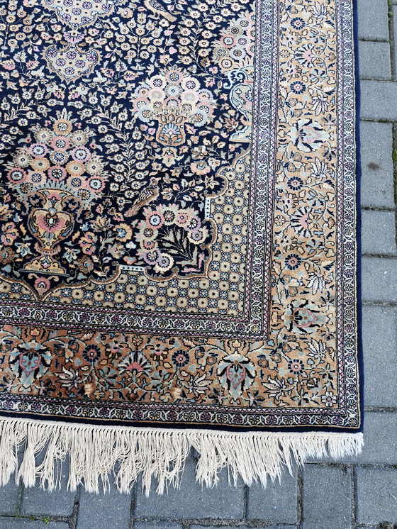 Image 1 of Handmade vintage tapijt