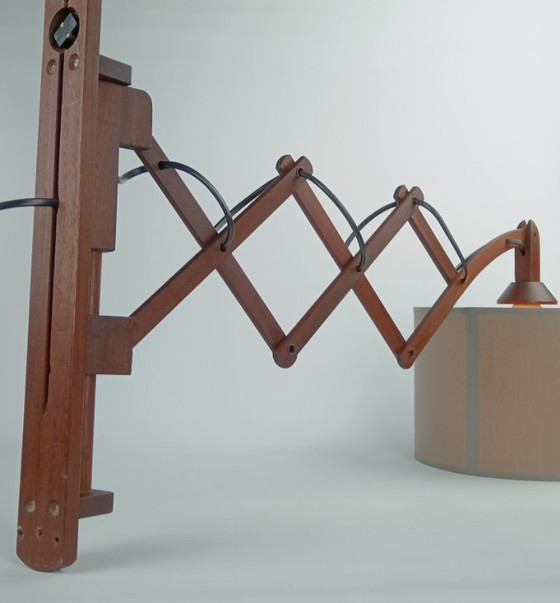 Image 1 of Midcentury moderne accordeonlamp in massief teakhout, 1960