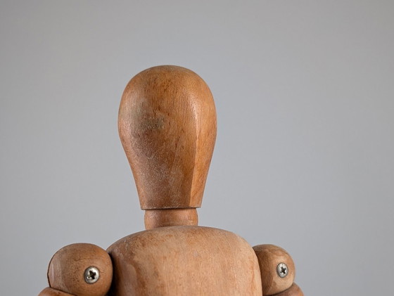 Image 1 of Figurine articulée en bois d'artiste, style milieu du XXe siècle