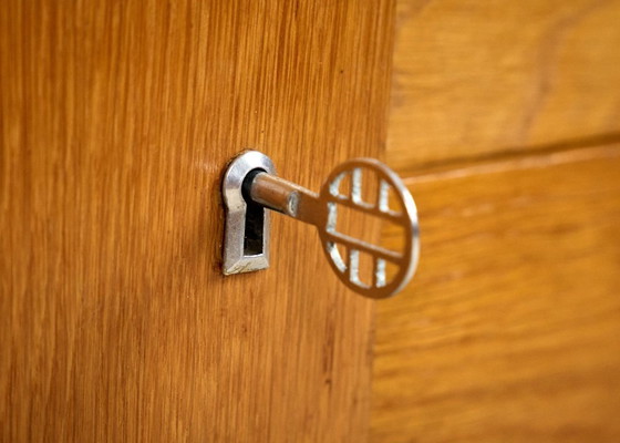 Image 1 of Credenza vintage in quercia di Jiří Jiroutek, anni '60, Cecoslovacchia