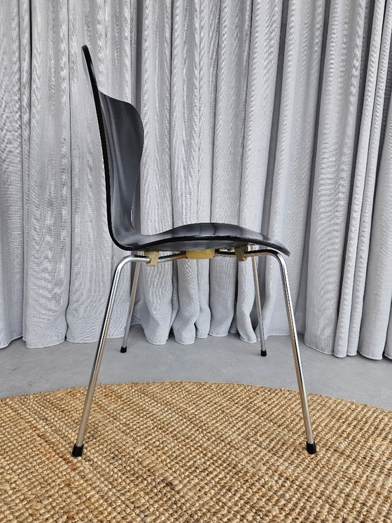 Image 1 of 6 chaises papillon + table Superellips par Arne Jacobsen pour Fritz Hansen