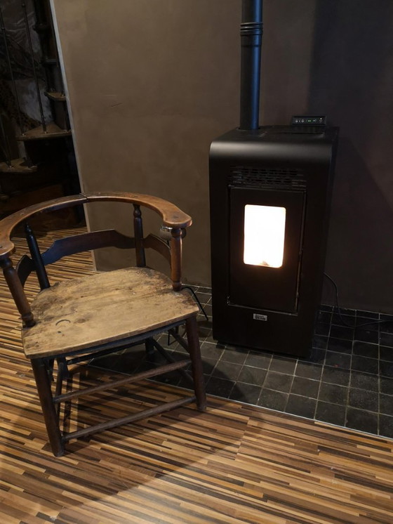 Image 1 of Antique solid wood armchair with armrests - Authentic rustic style