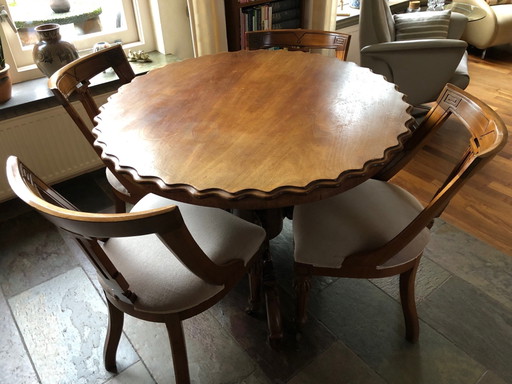 Juego de comedor vintage con seis sillas