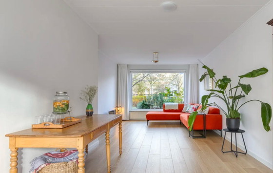 Image 1 of Sits Paul bank