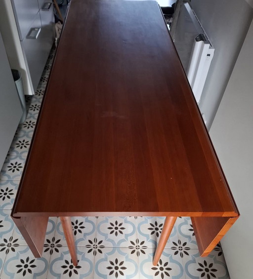 Cees Braakman pour Pastoe > table d'appoint élégante et classique en bois de cerisier