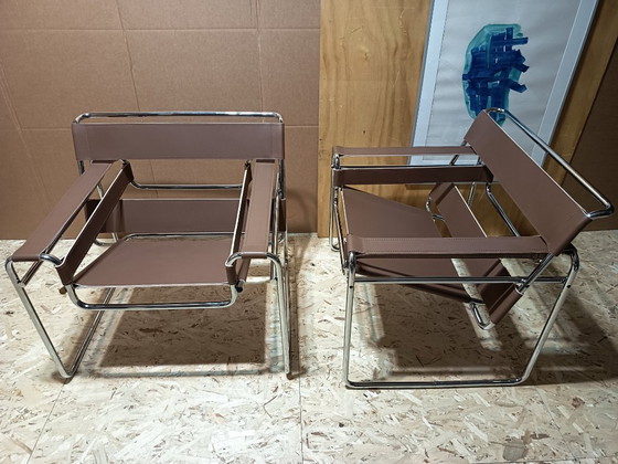 Image 1 of Poltrone Knoll Wassily B3 2 nuove/usate in pelle color noce di Marcel Breuer € 4.400