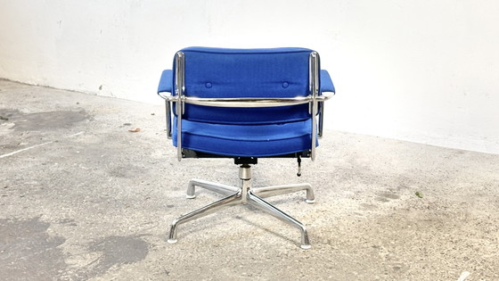 Silla Intermediate Herman Miller de los años 60 Diseñada por Charles y Ray Eames – Sillas de oficina (photo 6 of 12)