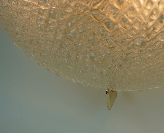 Lampada da soffitto vintage Kaiser Ice Glass, a incasso, anni '60/'70, con superficie in rilievo. (photo 3 of 19)