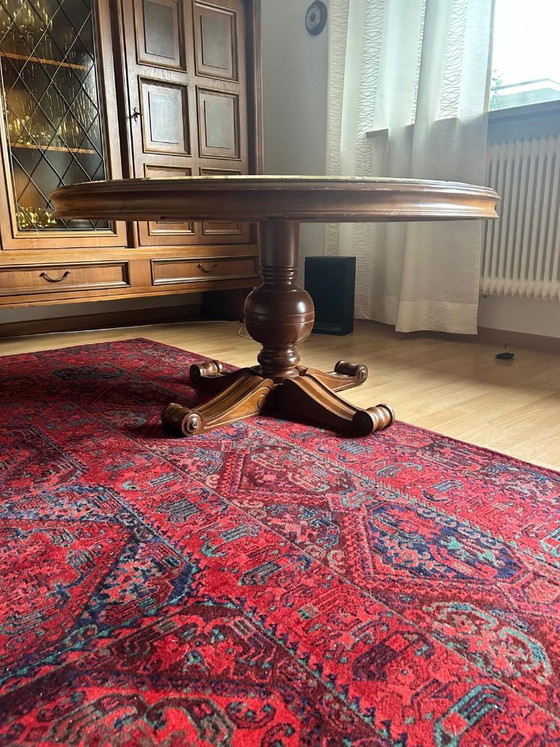Image 1 of Ronde tafel met blad van groen onyxmarmer.