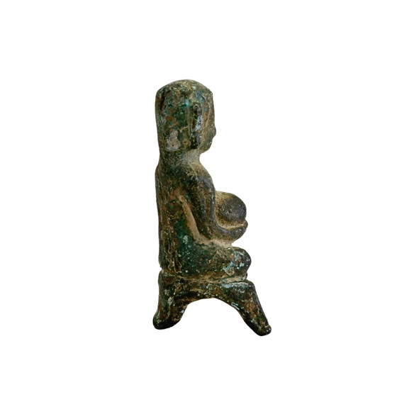 Statuetta votiva antica in bronzo del Buddha – Thailandia, tradizione Ayutthaya, XVIII-XIX secolo – Sculture (photo 3 of 9)