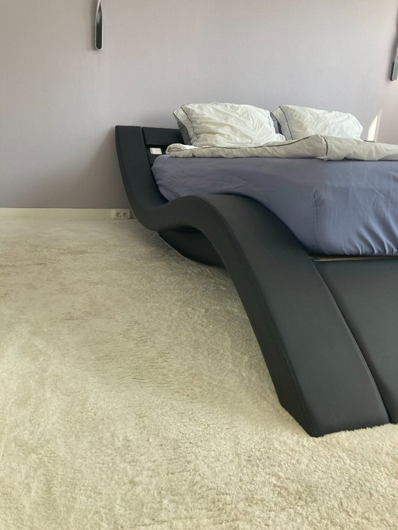 Image 1 of Design bed
