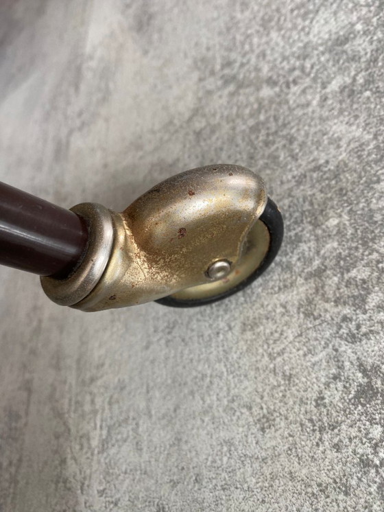 Image 1 of Meuble de télé à roulettes 2 plateaux formica marron 1960