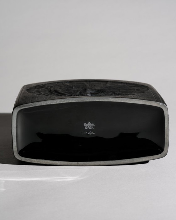 Image 1 of Zeldzame Ammoniten Porcelaine Noire porseleinen vaas Martin Freyer voor Rosenthal H24cm