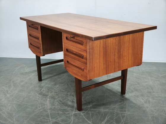 Image 1 of Bureau de Direction Moderne en Teck, Danemark, J. Svenstrup pour A.P. Møbler, 1960s