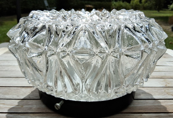 Image 1 of Plafonnier vintage J. années 60/70 en cristal épais, motif géométrique en losanges