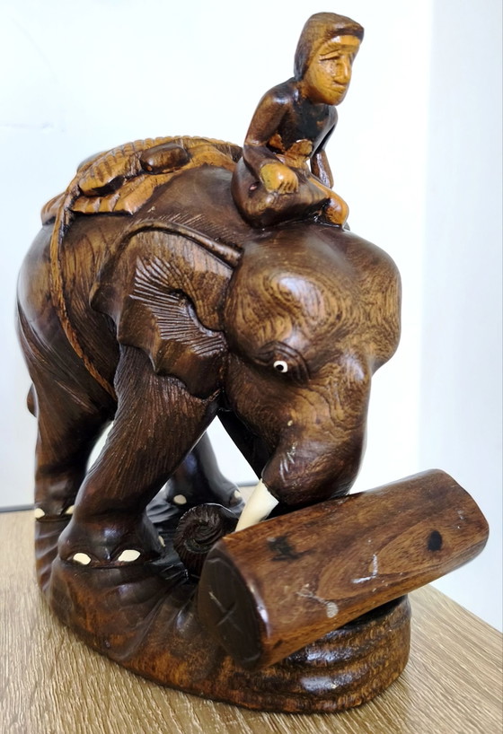 Sgabello / Tavolino elefante thailandese intagliato a mano in legno massello di Suar – Incl. statuetta (photo 13 of 15)
