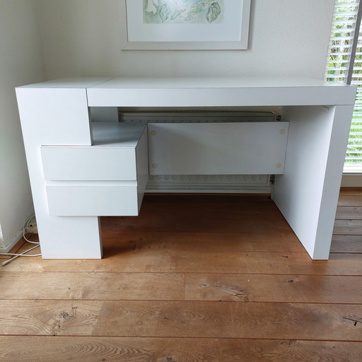 Behr Bureau