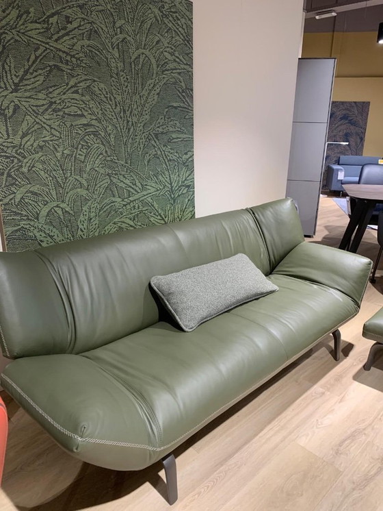 Image 1 of Leolux Devon 3-Sitzer-Sofa olivgrün + Hocker
