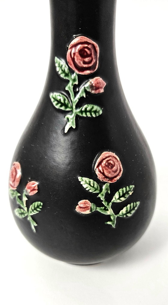 Image 1 of Vaso in ceramica vintage dipinto a mano GMUNDNER Keramik di metà secolo con splendide rose dall'AUSTRIA