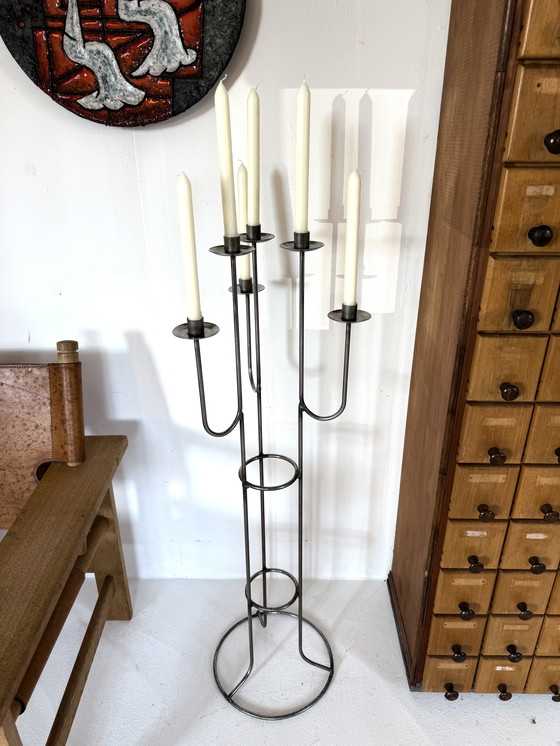 Image 1 of Candelabro de pie antiguo de hierro forjado de los años 60.