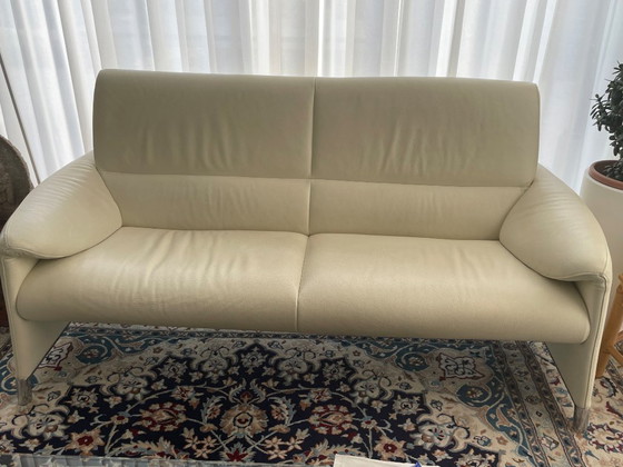 Image 1 of 2 pieces of the 2.5 seater Felizia high sofa from Leolux / leather Senso 9080 Egret / polished aluminum legs