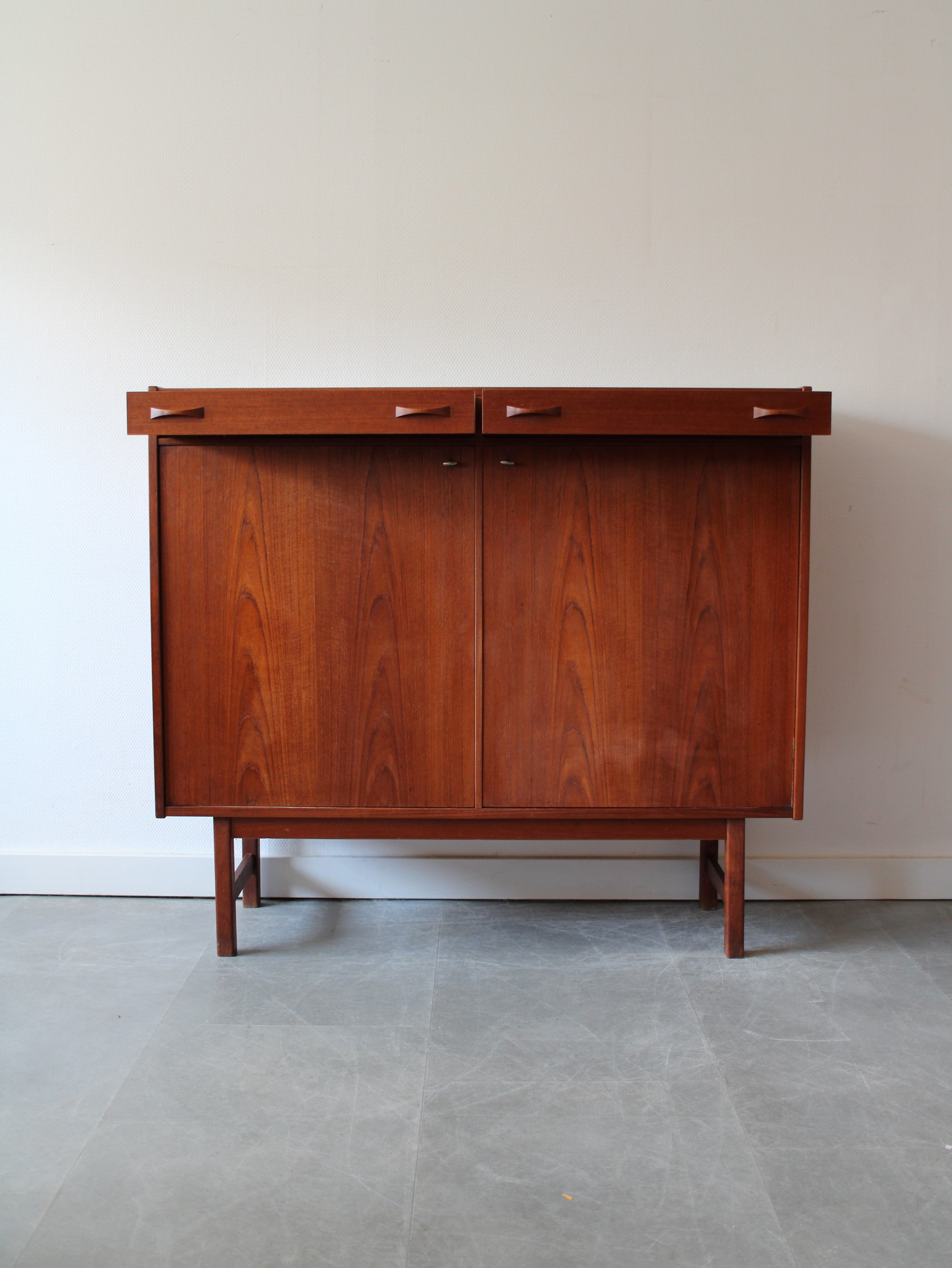 Sweden vintage cupboard 60s スウェーデン Vintage Swedish teak wall cabinet by Ulferts Tibro | €550 | Whoppah
