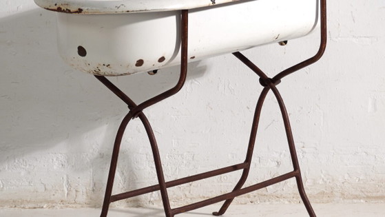 Antique bathtub in enamelled iron – Central Europe, circa 1950 #5 – Decorative Objects, Industrieel (photo 3 of 40)