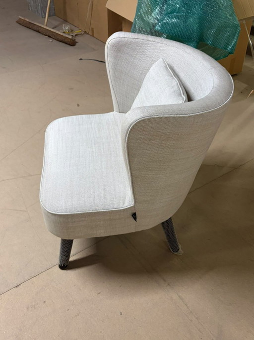 Beiger Loungesessel mit schwarzen Beinen – fauteuils, Wood (photo 2 of 5)