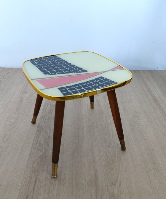 Image 1 of Table d'appoint des années 50 avec plateau en verre