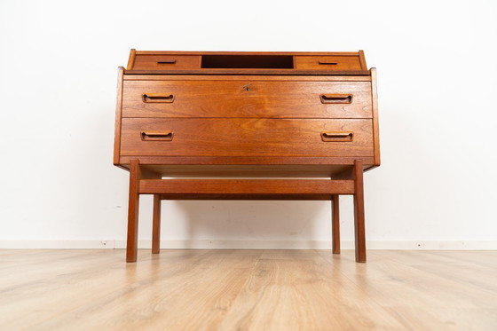 Image 1 of Escritorio de Arne Wahl Iversen