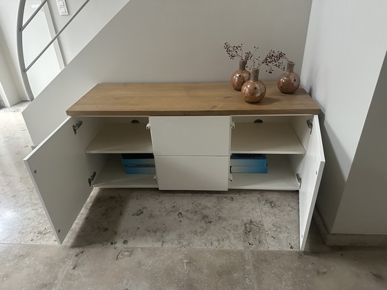 Image 1 of Mooie witte houten kast met eiken blad 