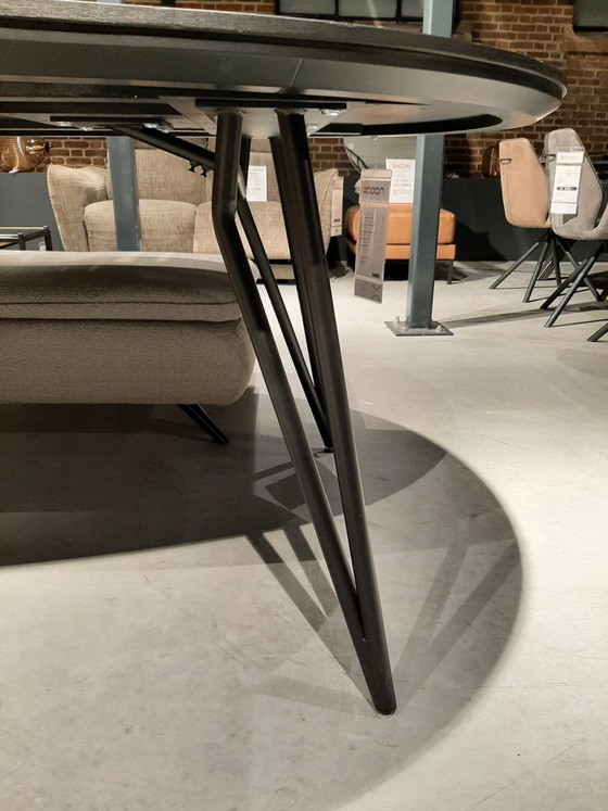 Vik dining table - oval - 220x120 cm – XOOON, Metal (photo 5 of 5)