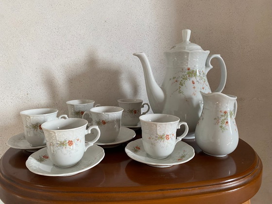 TK Thun Czechoslovakia Mid-Century Floral Porcelain Tea & Coffee Service – 15 Pieces – Crockery (photo 5 of 24)