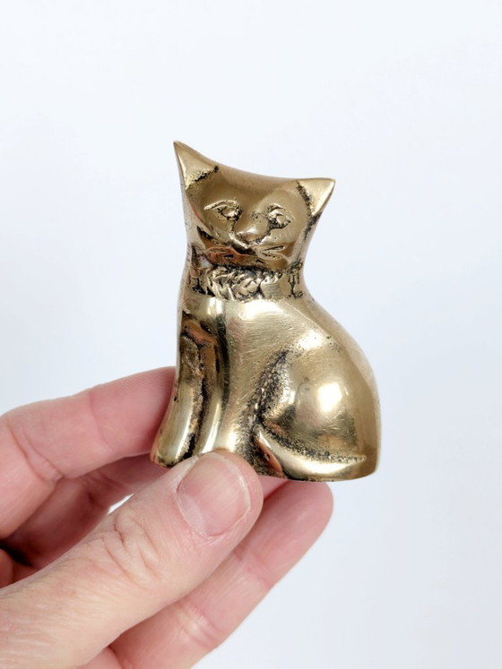 Image 1 of Vintage Solid Brass Cat Figurines Pair MCM Collar Detail Shelf Curio Decor