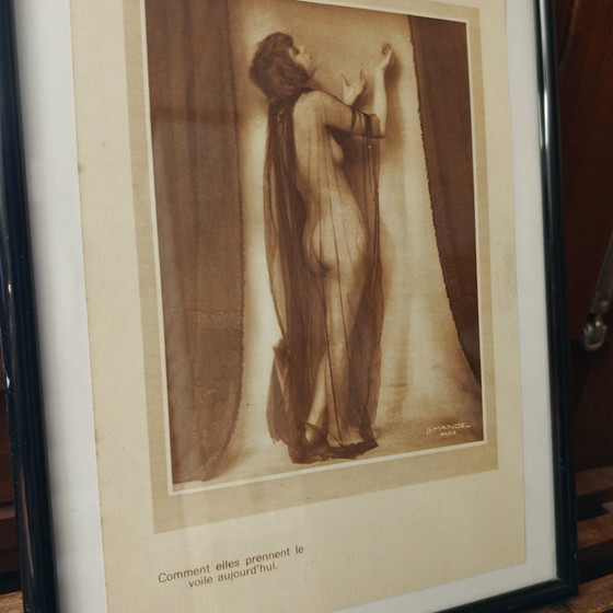 Image 1 of Originalseite der Zeitschrift J. Mandel Paris – Jeunes Filles Modernes – gerahmt im Art Deco-Stil