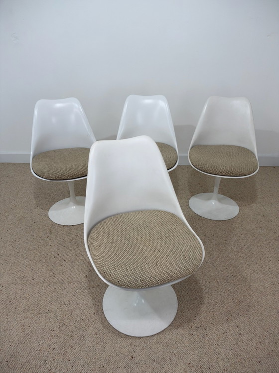 Set Tulip – tavolo Knoll International in marmo e 4 sedie – Eero Saarinen – Tavoli da pranzo (photo 10 of 15)
