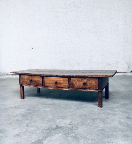 Image 1 of Antiker niedriger Konsolentisch oder Couchtisch im spanischen Volkskunststil