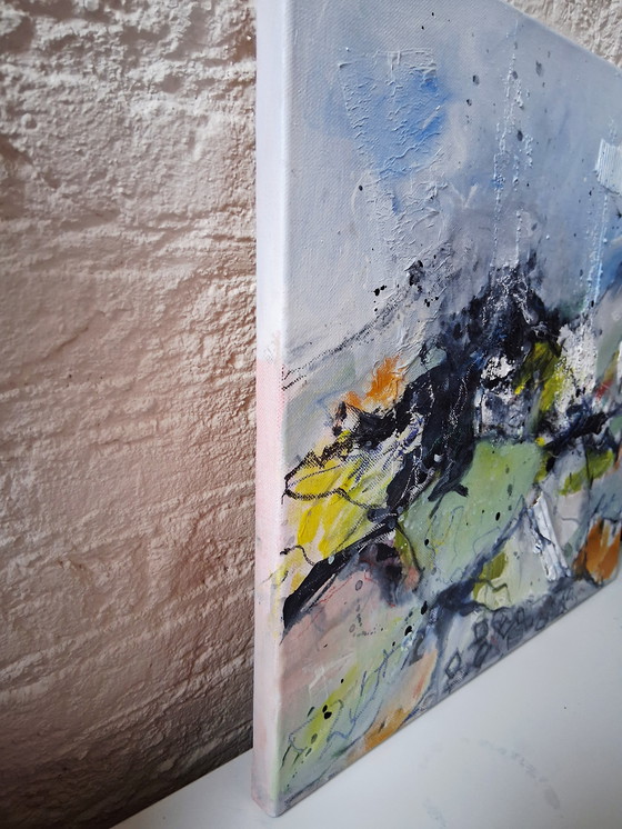 Image 1 of The Eye of the storm,gemengde techniek met veel structuur en collage,gemaakt in acryl,inkt,houtskool,pastel en collage