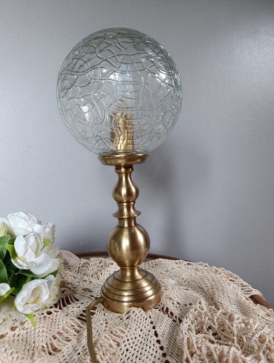 Image 1 of Lampe de table rétro chic laiton, globe rond texturé vintage upcyclé 