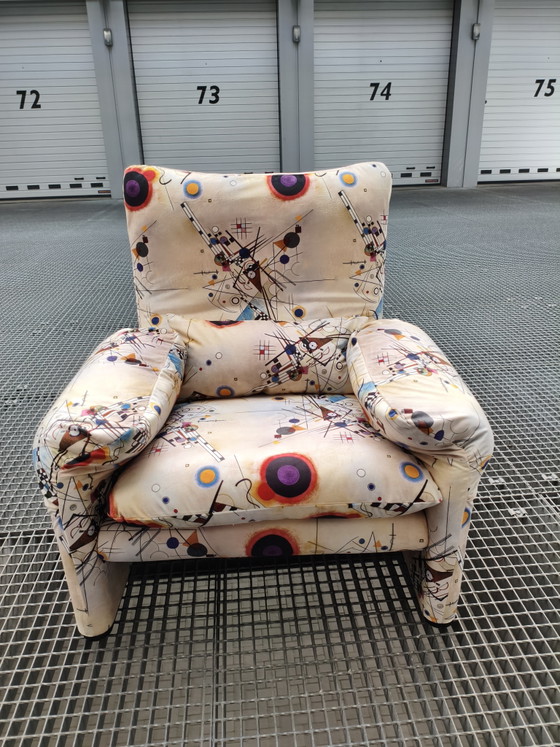 Image 1 of Fauteuil Cassina Maralunga recouvert de tissu Wolff Blitz