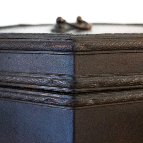 Boîte en bois octogonale vintage avec similicuir: style brocante antique – Objets déco, Wood (photo 8 of 10)